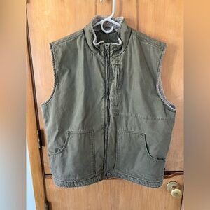 Cabelas Vest size XL